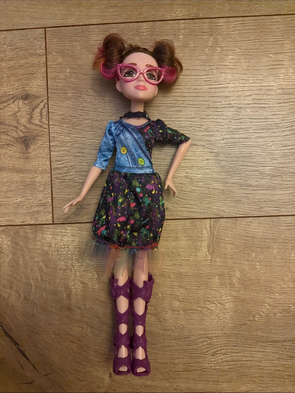 Disney Descendants “Dizzy”Stylish Purple-Accented Fashion Doll with Pink Glasses